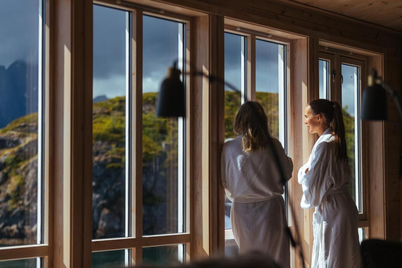 Nyvagar Rorbuhotell - By Classic Norway Hotels Kabelvag Exterior photo