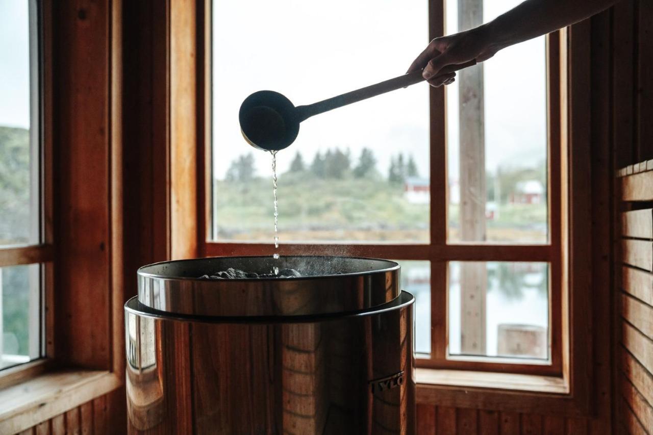 Nyvagar Rorbuhotell - By Classic Norway Hotels Kabelvag Exterior photo