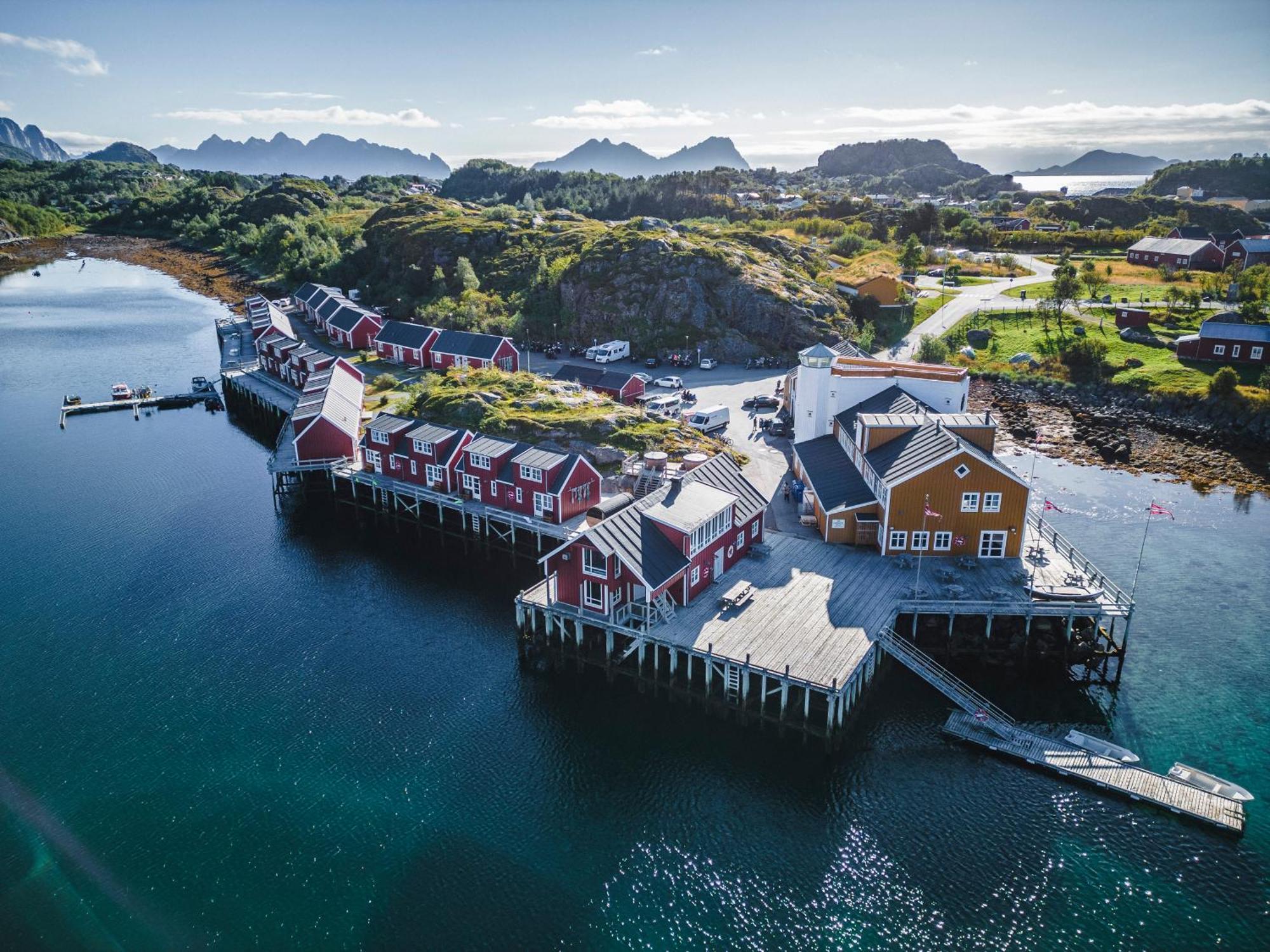Nyvagar Rorbuhotell - By Classic Norway Hotels Kabelvag Exterior photo