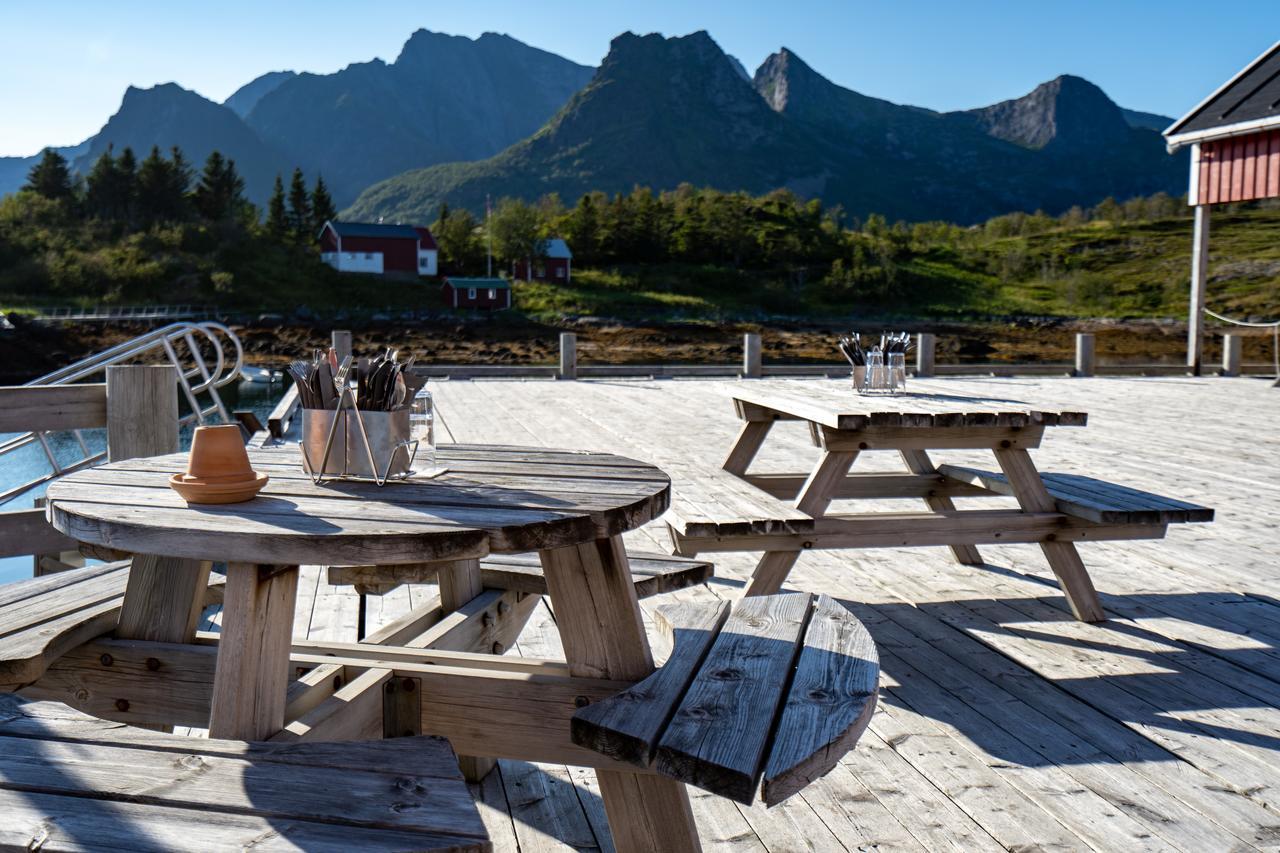 Nyvagar Rorbuhotell - By Classic Norway Hotels Kabelvag Exterior photo