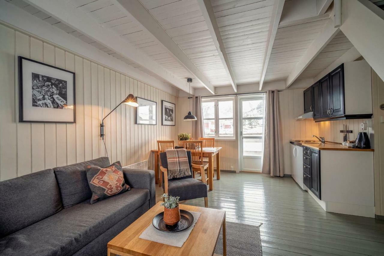 Nyvagar Rorbuhotell - By Classic Norway Hotels Kabelvag Exterior photo